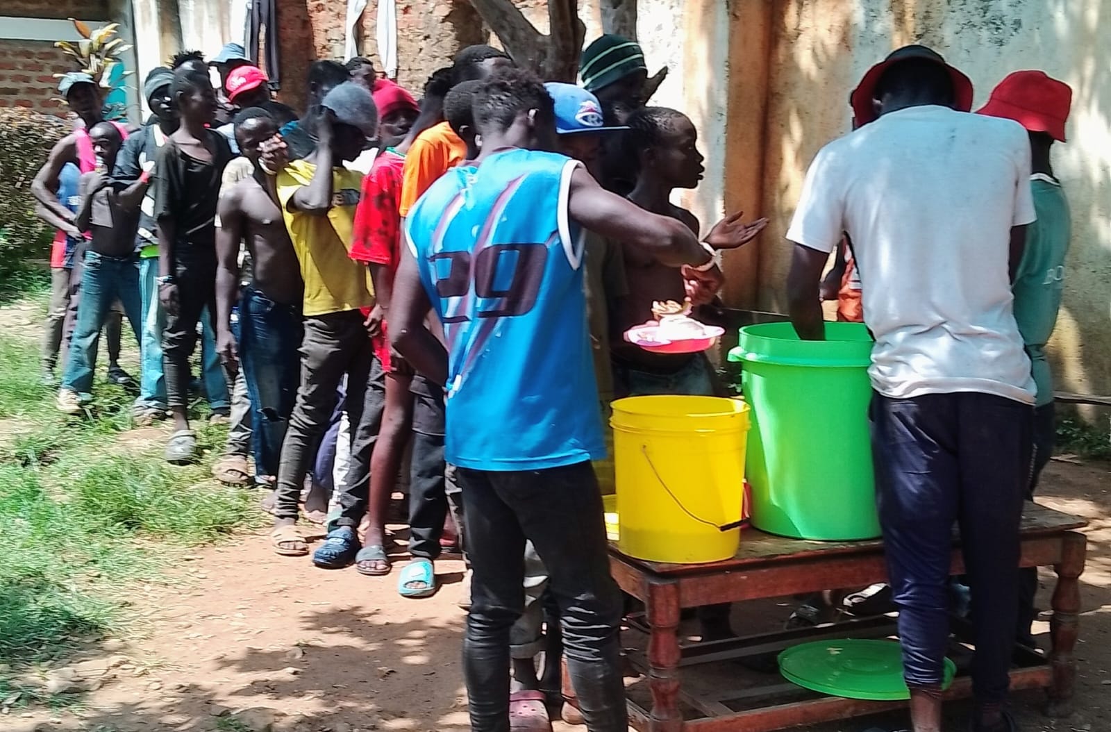 Children receiving a nutritious meal